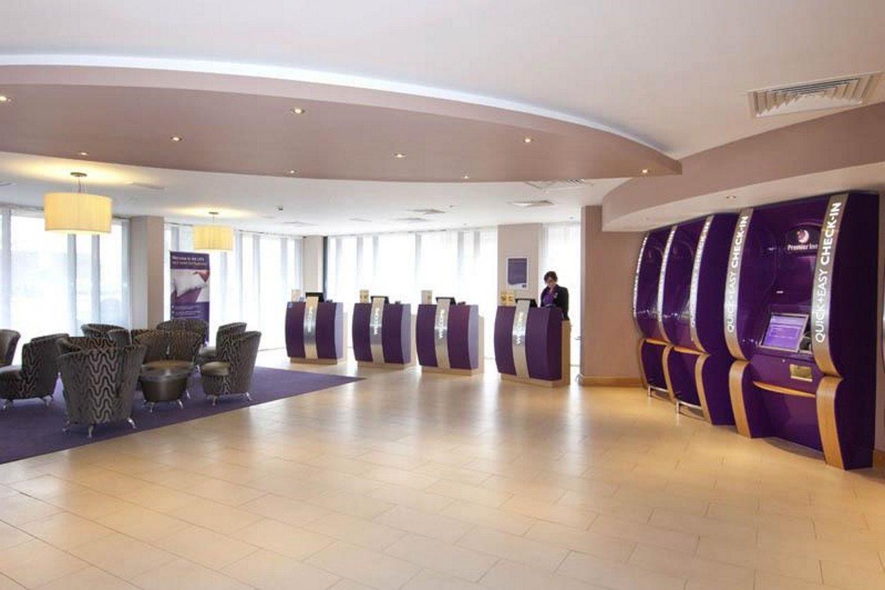 Premier Inn London Heathrow Terminal 5 West Drayton  Екстериор снимка