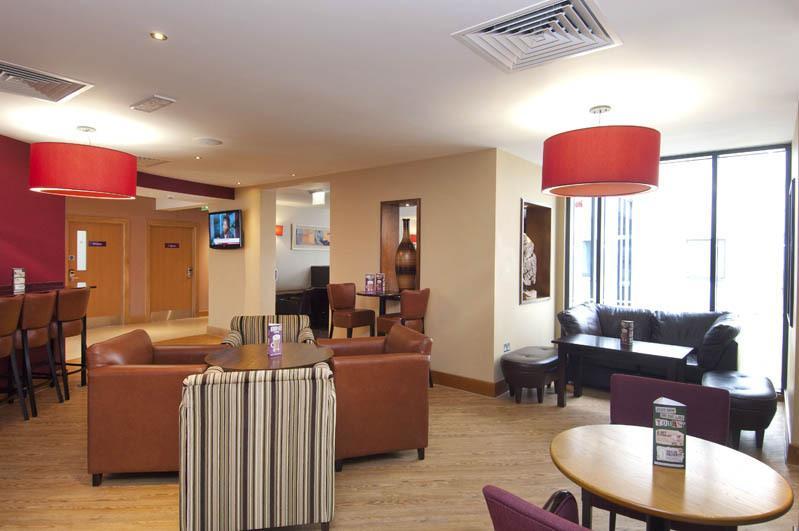 Premier Inn London Heathrow Terminal 5 West Drayton  Екстериор снимка