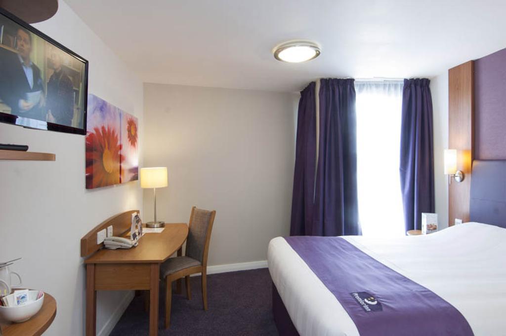 Premier Inn London Heathrow Terminal 5 West Drayton  Екстериор снимка